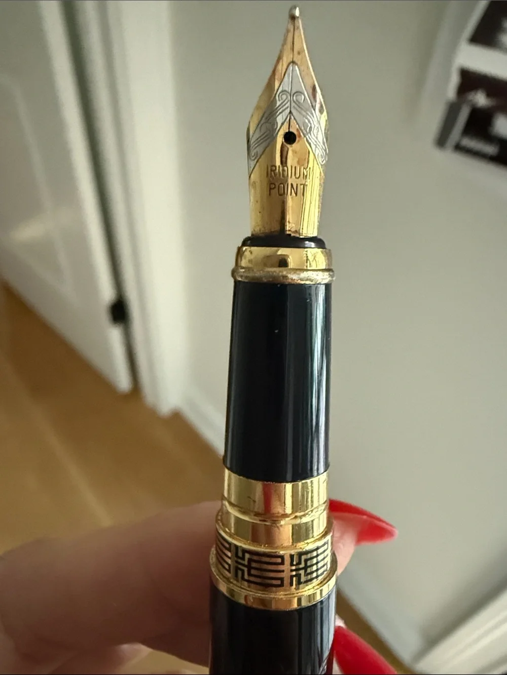 Vintage sophisticated gold perfect